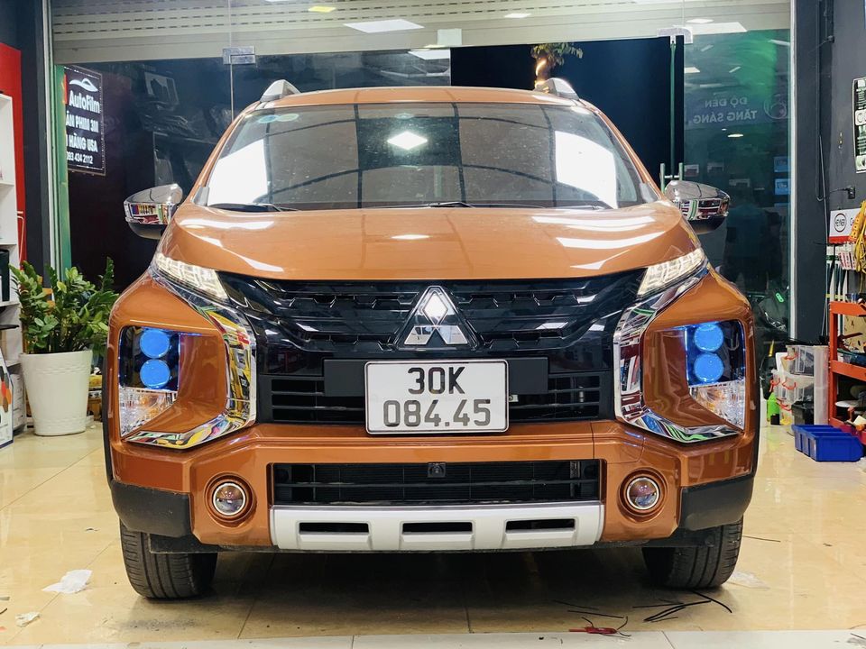 Mitsubishi Xpander độ đèn Bi LED X-Light V30 Ultra